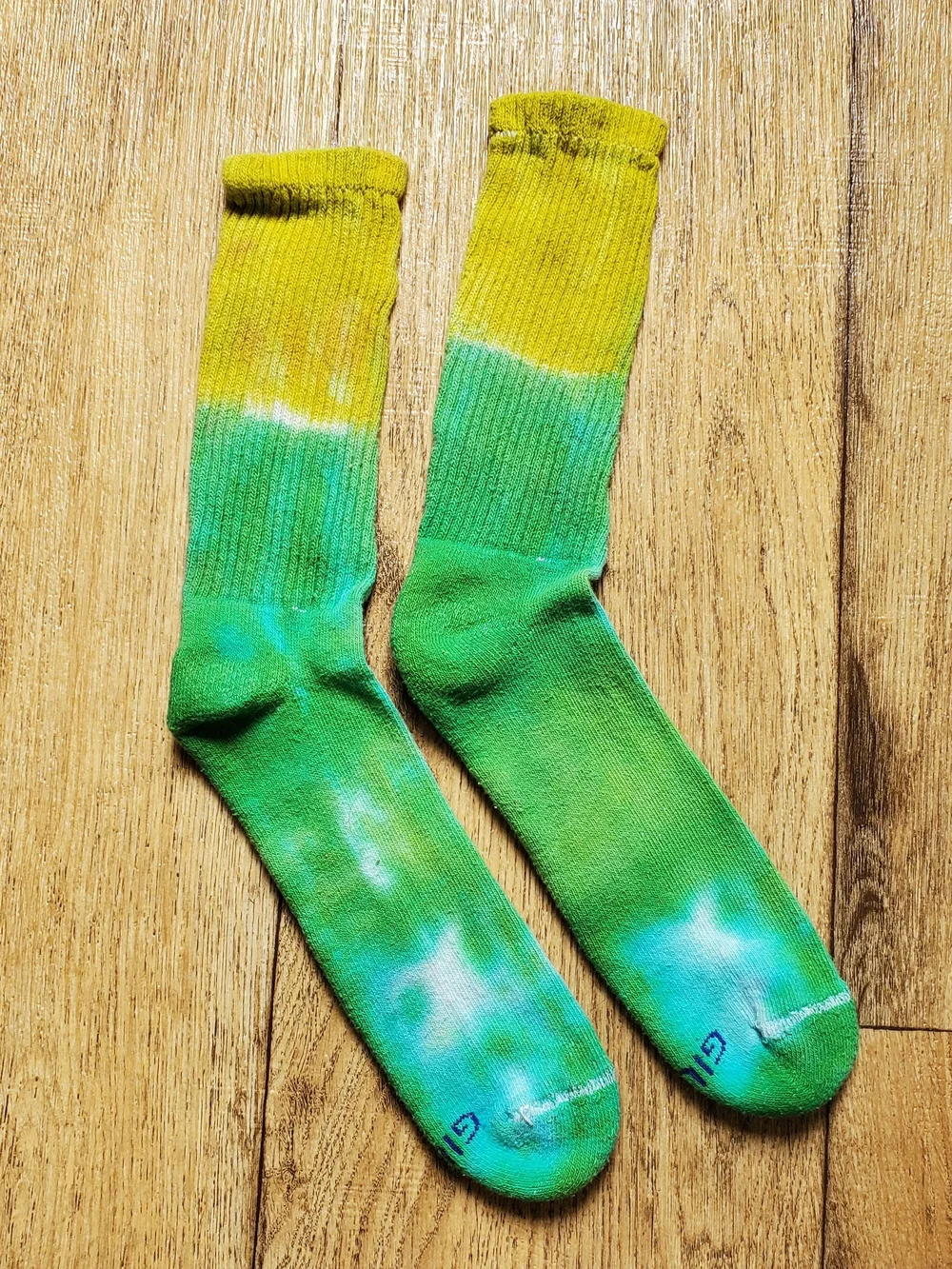 Gildan crew socks